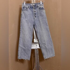 Abercrombie & Fitch Light Blue “The Crop Wide Leg Ultra High Rise” Jean Sz2/26